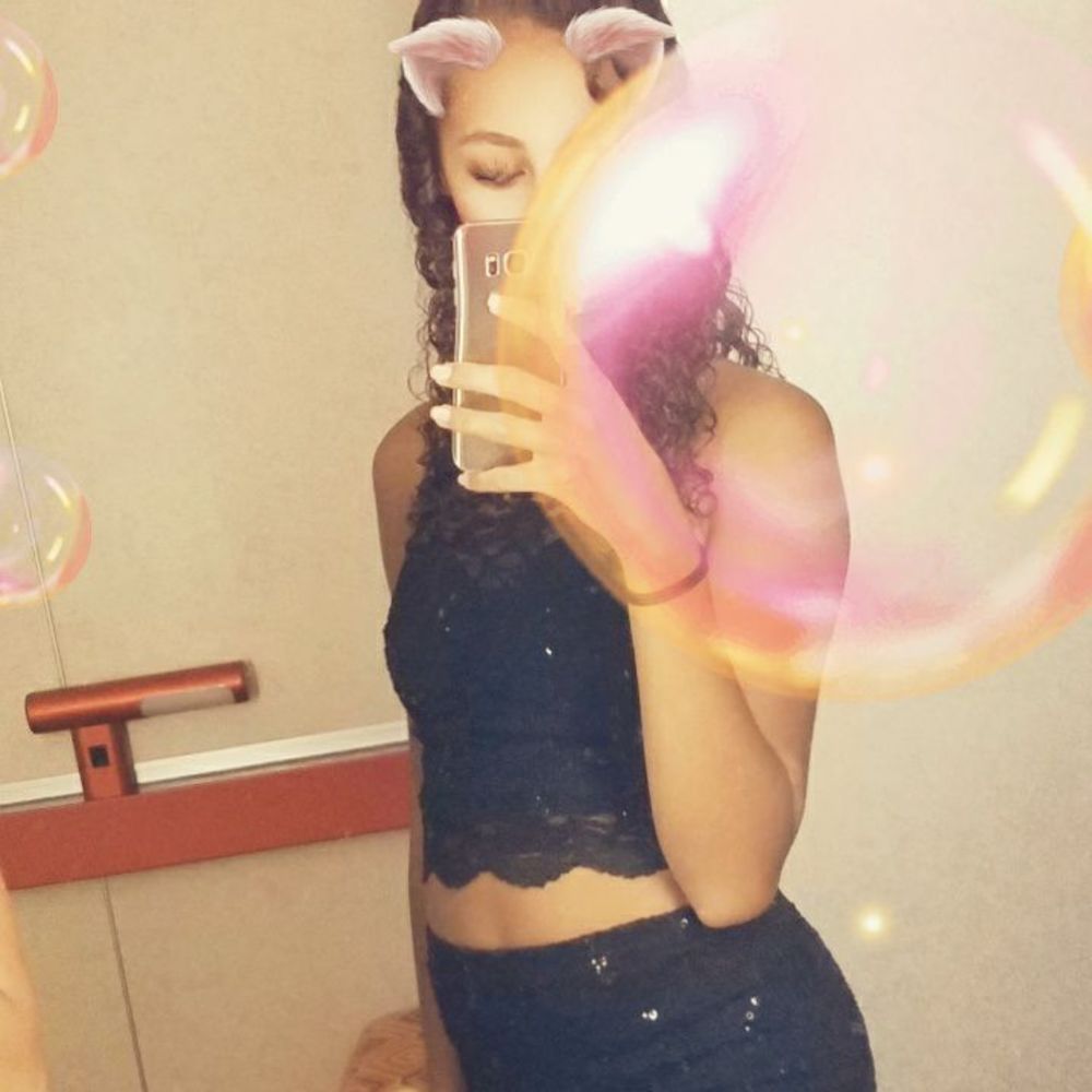 Meet your Posher, Kiana